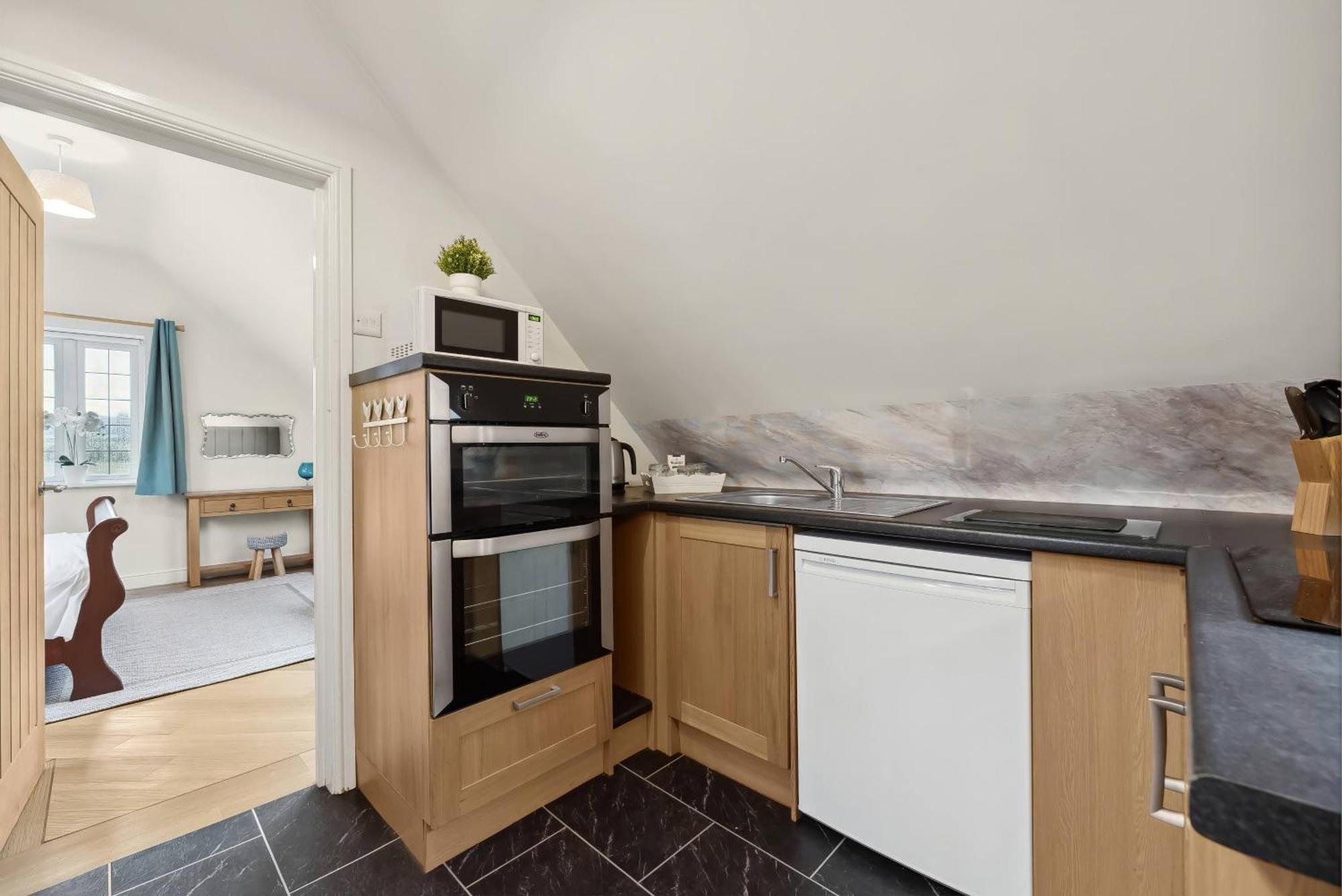 Beautiful Country Apartment, Rated Exceptional 코번트리 외부 사진