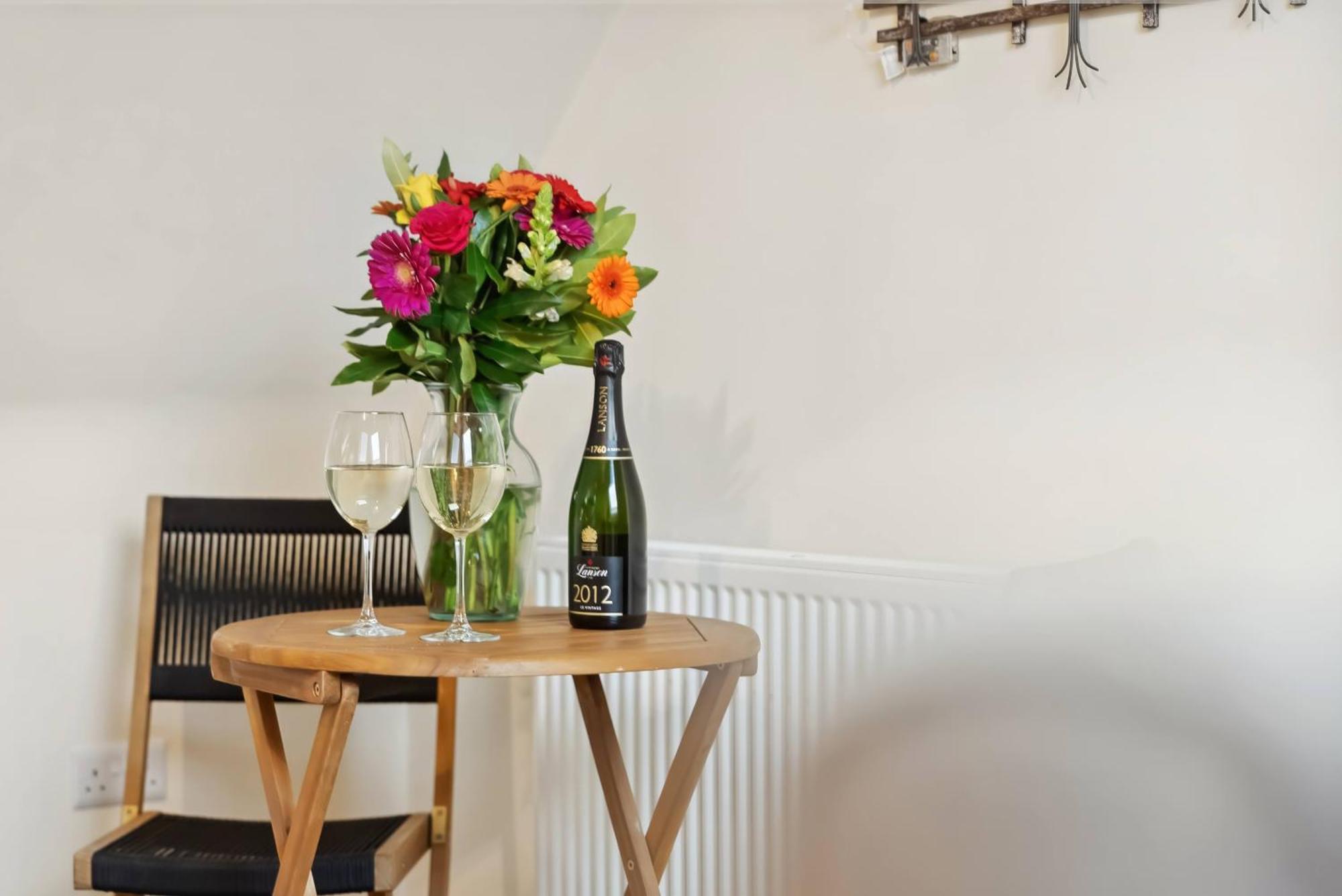Beautiful Country Apartment, Rated Exceptional 코번트리 외부 사진